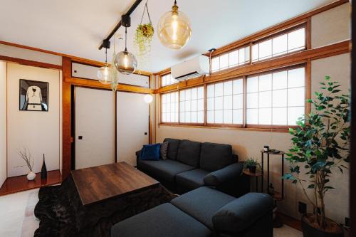 Enzan Onsen Apartment | 余韻 -YOIN- Kofu 甲府中心街で夜を楽しむ貸切宿