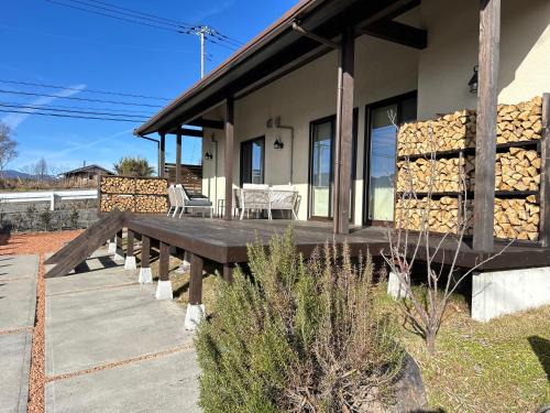 Hokuto Villa | 南アルプスを望むサウナ付き宿,田園風景,全室エアコン,バーベキュー可