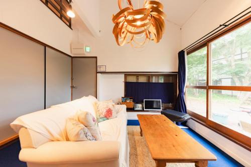 Yamanakako Villa | 山中湖森の中の赤い屋根コテージ