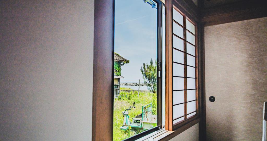 Sado Villa | 海まで10秒の隠れ家 Sea Side 椿 -はなれ- 1日1組限定のプライベート古民家 釣りを独り占め