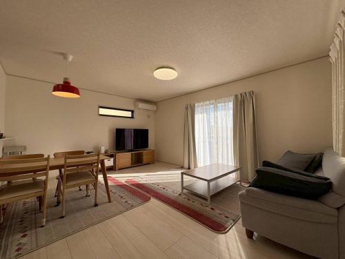 Ome House | 青梅森の宿3号館新築一棟貸し東青梅駅徒歩3分最大11人