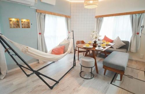 Setagaya Apartment | 15min to Shinjuku, 5min Walk from the Station, Cozy Private House, Ideal base for sightseeing in Tokyo, Peaceful Area, Coffee & Cinema, Blue Atelier Toko