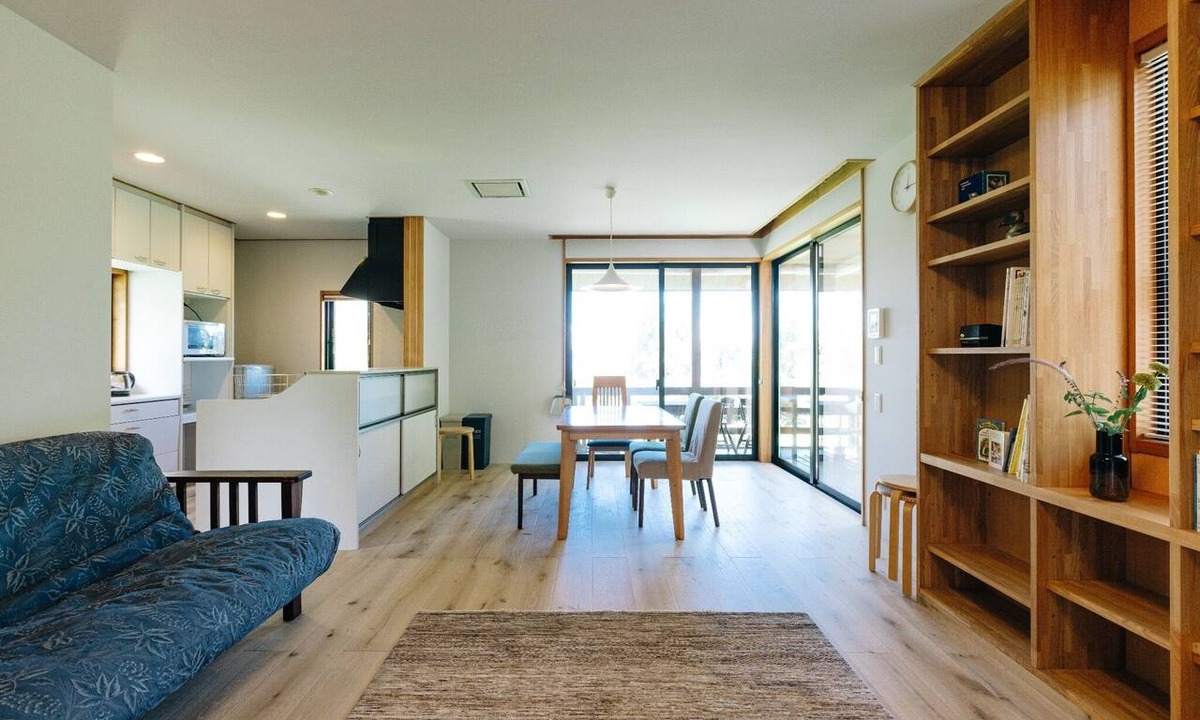 Nagano House | A spectacular view from the living room A rental /Nagano Nagano