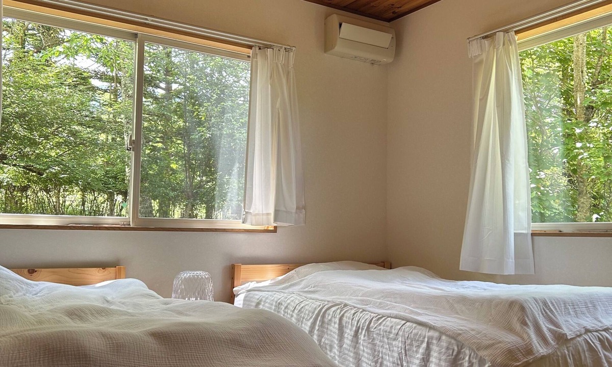 Yamanakako House | A vacation home surrounded by nature and warmth
