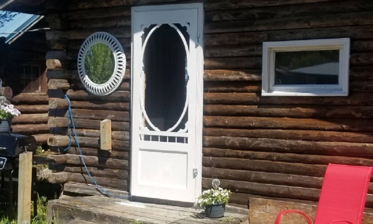 West Central Saskatchewan Cabin | Cabin #6 - Rustic Cabin at Delaronde Resort