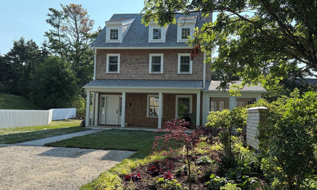 Chester House | Charming 3-bedroom exclusive house with WiFi, AC in serene Chester