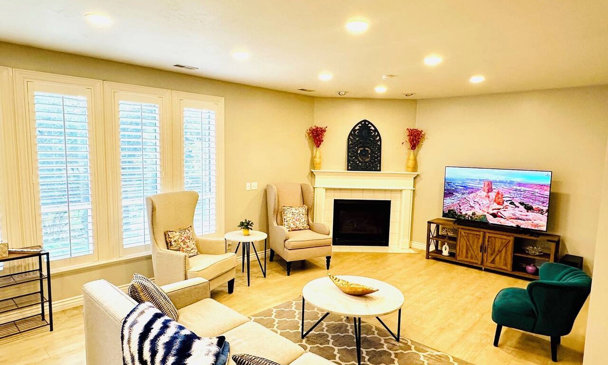 South Jordan House | Charming spacious 2-bed 2-bath guest suite in family friendly South Jordan