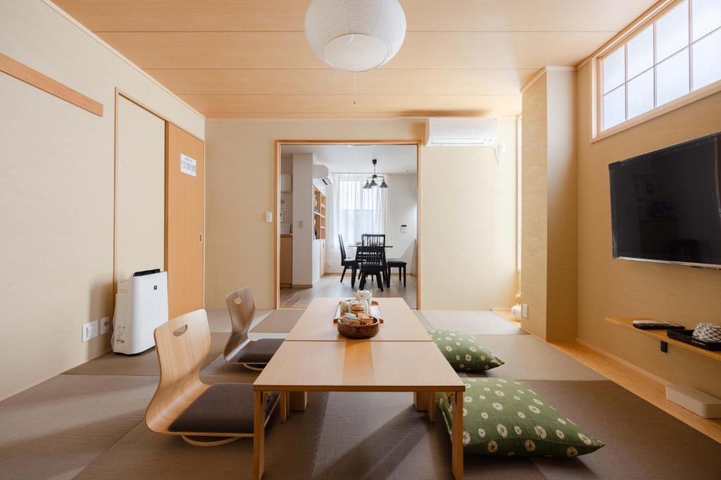 Asakusabashi Apartment | Clover House