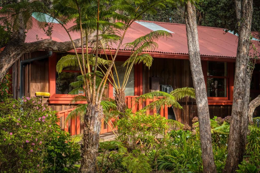 Volcano House | Crater Rim Cabin