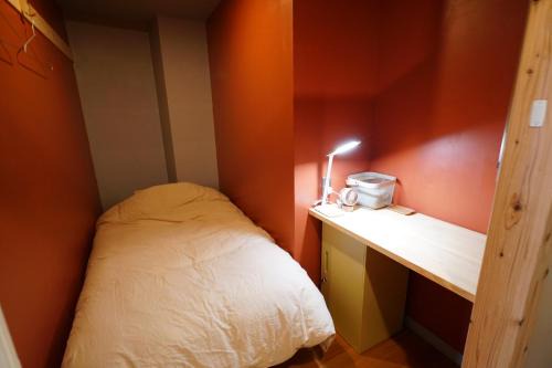Uwamachi Hostel | El Amarillo SELF CHECK IN HOSTEL