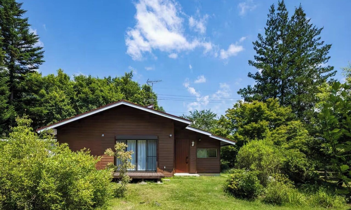 Shirasu House | Entire House Rental Relax in a luxurious chalet /North Dublin Yamanashi