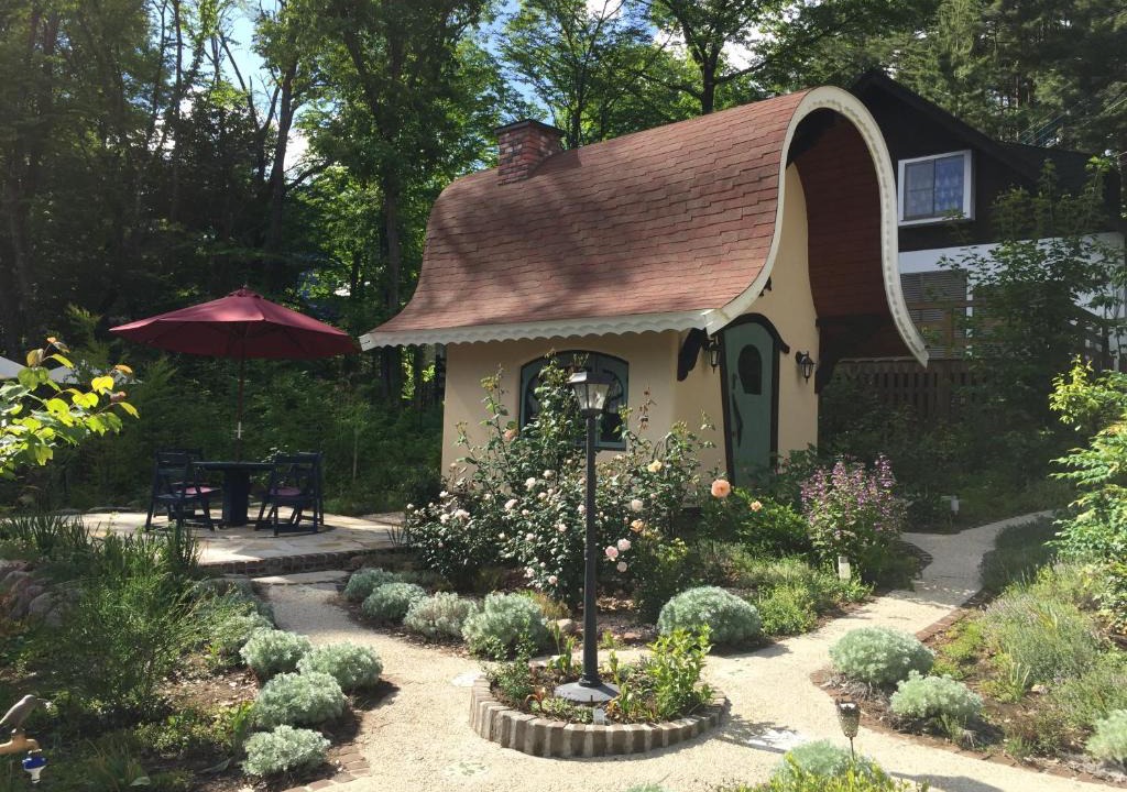 Hokuto Bed & Breakfast | Garden Shed R