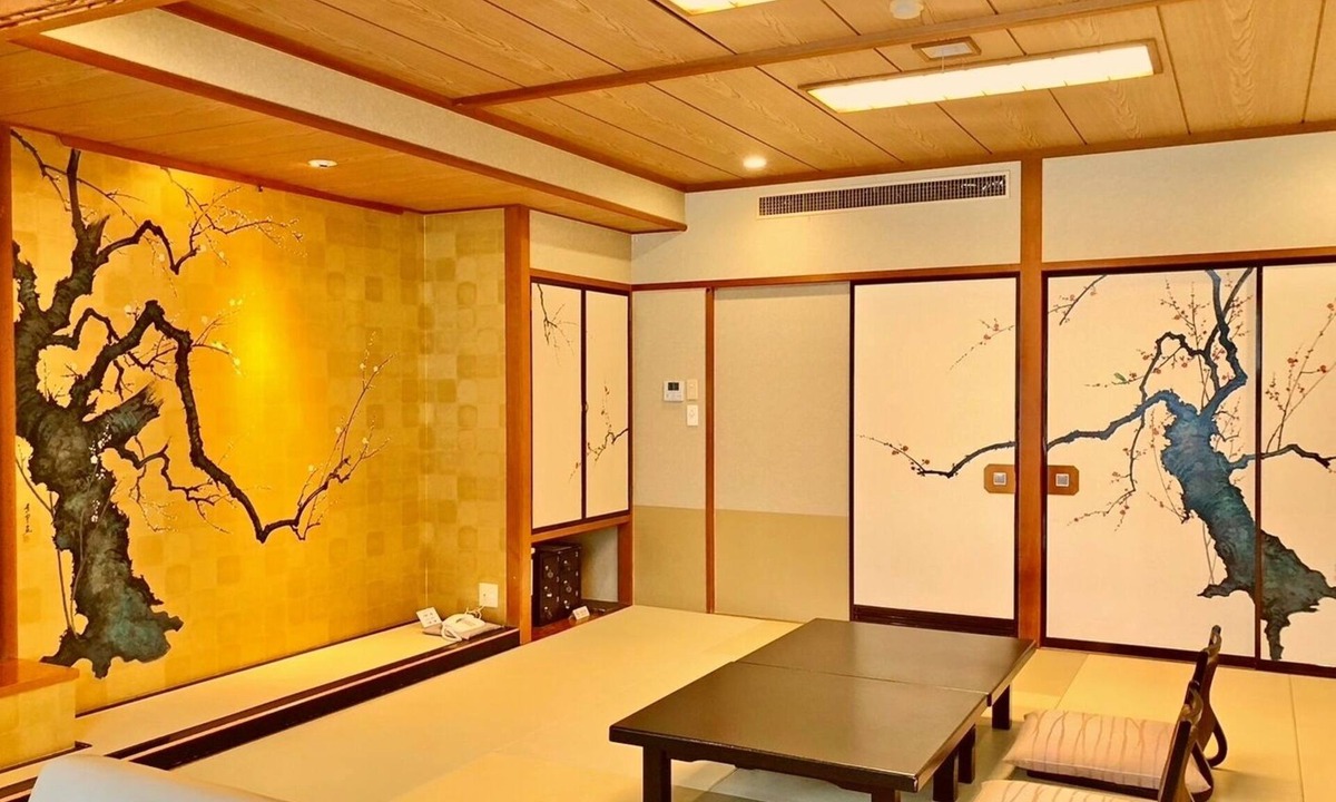 Iwamuro Onsen House | Hotel Hoho "A hotel overlooking the Echigo Plain and the Yahiko mountain range"