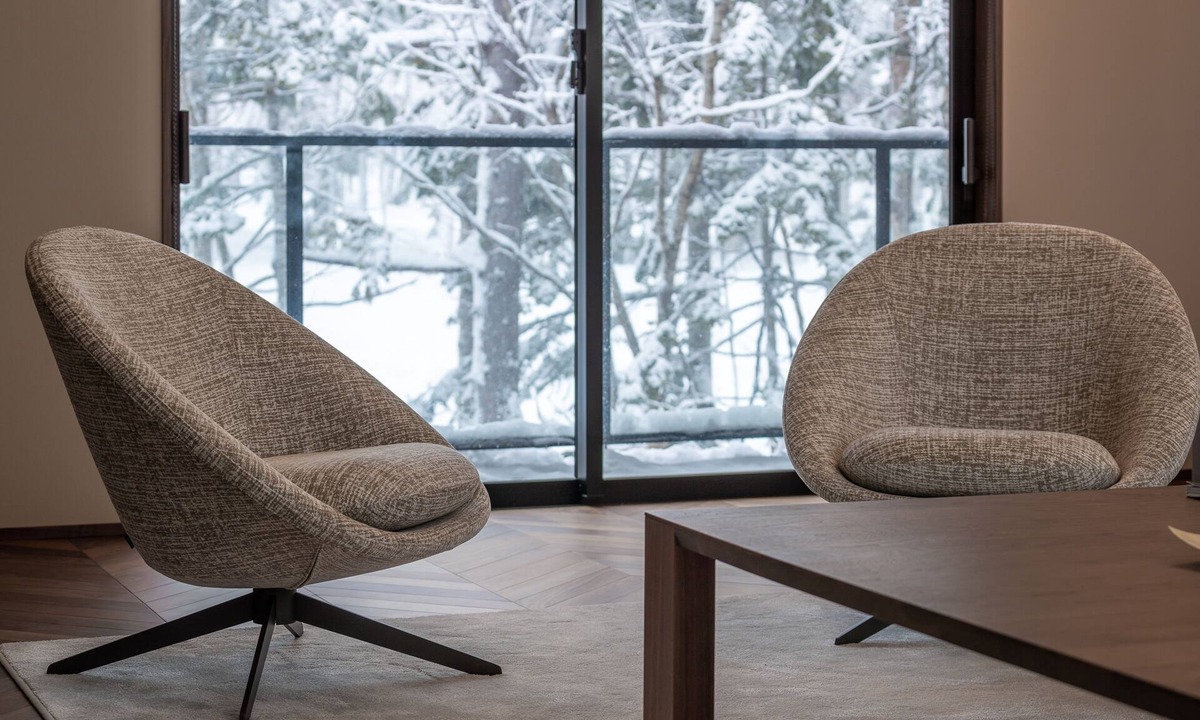 Hirafu House | Jade Rabbit