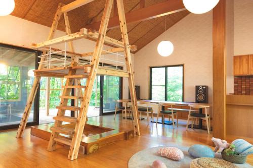 Nasu House | KIZUKI 子供の記憶にいつまでも思い出が残る場所 虫も天気も気にせず屋内bbq 遊具 大浴場