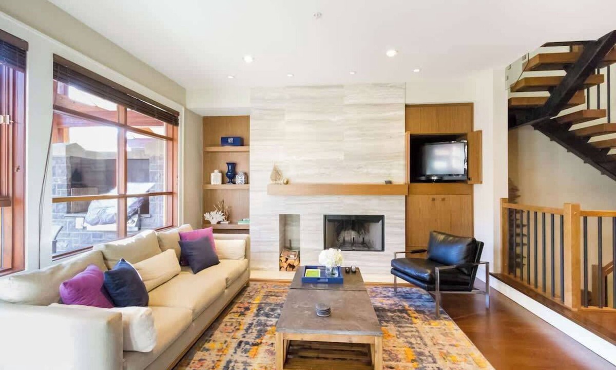 Whistler Condo | Luxury Town home, Private Hot Tub, Views & Private