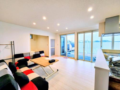 Itoshima House | New 海を感じる貸切ヴィラ サウナ 檜風呂 BBQで贅沢ステイ