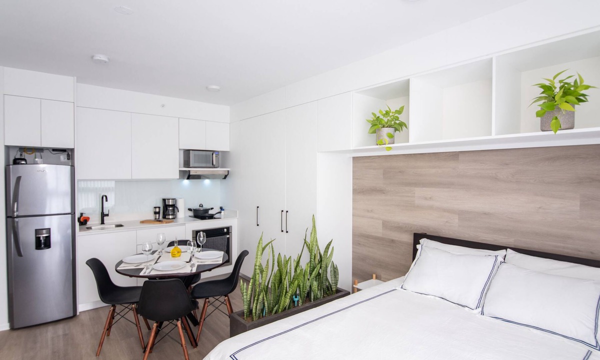 Barrio Escalante Apartment | Quiet Gorgeous Queen Bed Studio + Jacuzzi