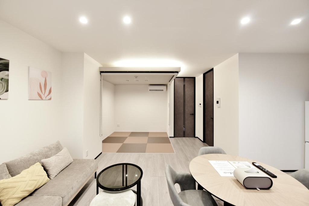 Namba Apartment | Spacious 65sqm Family Apartment Namba Dotonbori Kuromon 8 Guests Riverwood 201