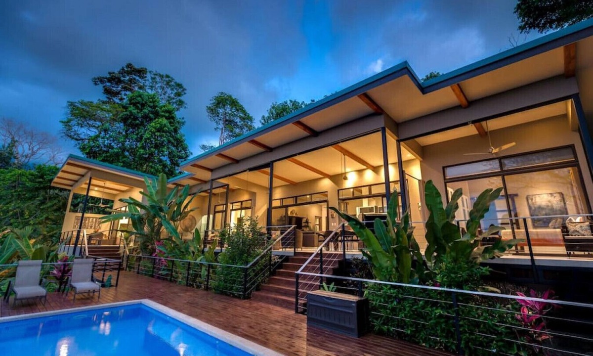 Uvita House | VILLA SANA VIDA OCEAN VIEW PRIVATE BEACH ACCESS, Walk to the Beach
