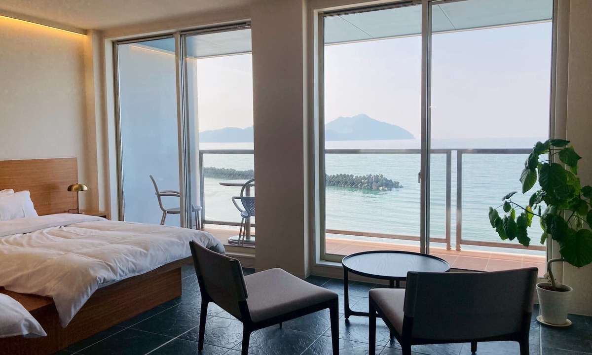 Takahama Hotel | WakasaSurfHotel ILMARE