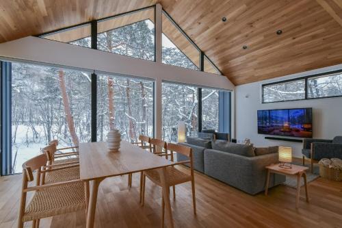 Hokujo Ski Chalet | Yasuragi - Sleek modern 3 bedroom ski chalet