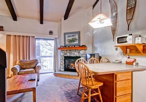 (A210) Loft Condominiums in Yosemite National Park