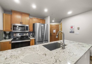 Amazing Center Village Unit, Extra Sleeping Area, Walk to American Eagle - PP3 in Copper Mountain
