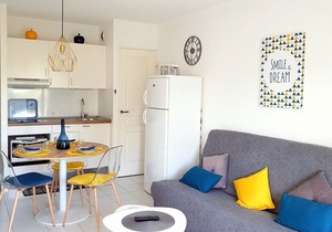 Charming studio classified 3 *, tastefully decorated by the sea, swimming pool, air conditioning, park in Saint-Raphaël