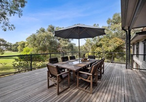 Golf Edge I Backs onto golf course! in Anglesea