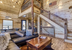 Pinecrest: Spectacular Cabin in the Best Location in Gatlinburg