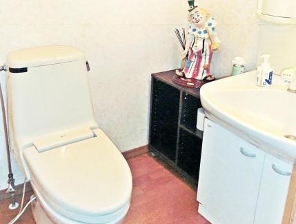 Asahikawa House | 丘の上白亜の洋館風別荘静かな小さなお宿 3階屋根裏部屋ロフトタイプ 3ベッドルームキッチン洗濯機なし