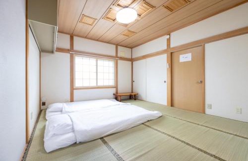 Furano Villa | 山の家 富良野の静かなエリアにある2リビングの広々一棟貸切ハウス