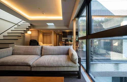 Sannenzaka Ninenzaka Apartment | 御屋 清水紫翠庵
