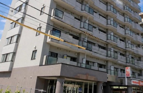 Higashi Apartment | 札幌駅徒歩5分 大通公園 雪まつりすすきの徒歩圏 ワイドキングベッド ホテルライク空間 最大5名 ラパルフェド札幌403