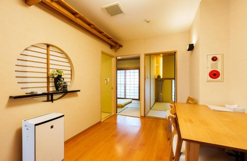 Namba Apartment | 青葉邸 Just a short walk 心斎橋 Glico Sign 1min 道頓堀30-second 黒門市場 難波駅 Dotonbori Guesthouse 兰の阁