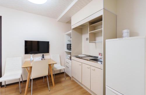 Namba Apartment | 青葉邸 NIPPONBASHI Room 603 3 Min Walk to Kuromon Market Bright 2BR Family Residence