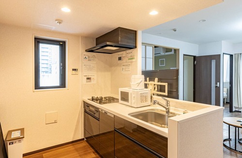 Nishiwaseda Apartment | 1-minute walk from the station/Four-bedroom apartment in Waseda/Direct access to Ikebukuro, near Shinjuku