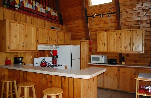 North Wawona Cabin | (46R) Manzanita Lodge at The Redwoods In Yosemite