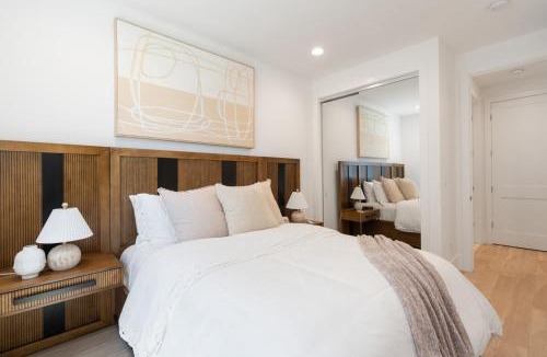 West Los Angeles House | 4mil WestLA Lux Manor Santa Monica and Beverly Hills