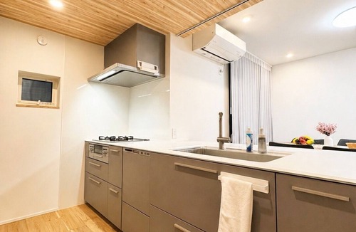 Taito House | 7-minute walk from Iriya Station | Accommodates up to 12 guests | Private rental: 111 ㎡ | 2-minute walk to a 24-hour supermarket