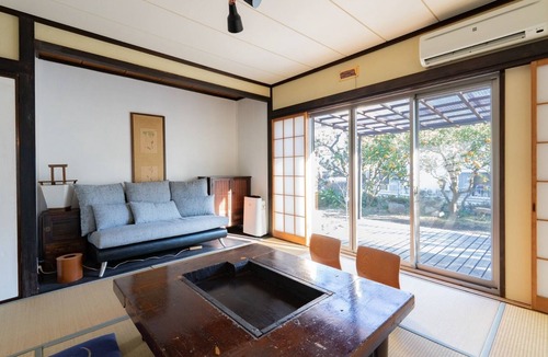 Yugawara House | A house with a spacious garden and a wooden deck / Ashigarashimo-gun Kanagawa