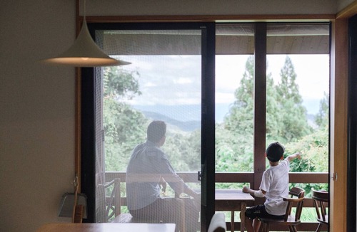 Nagano House | A spectacular view from the living room A rental /Nagano Nagano