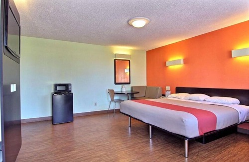 Gilman Hotel | Ameri Vu Inn