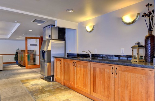 Upper Village Condo | Aspens #443 Prime Ski-in Ski-out Location! Pool, Hot tubs, BBQ, sleeps 4