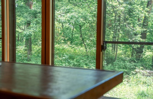 Azumino Villa | [Base for Kamikochi, Hakuba, and Matsumoto] A private vacation home nestled in the forests of Azumino | Accommodates up to 5 guests · Free parking for 3 cars · Air conditioning provided