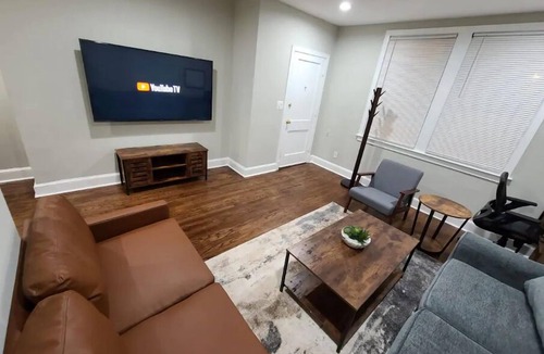 Trinidad Apartment | Beautiful 2 Bed/1 Bath & Sofa Bed Near Union Station