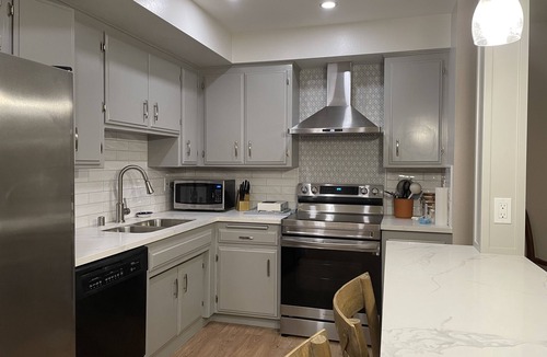 Sawtelle Condo | Beautiful Remodeled West Los Angeles condo - Brentwood adjacent.