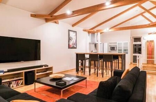 Hirafu Ski Chalet | Casi67 East | 2BR Hirafu Chalet | Shared Jacuzzi & Yotei Views