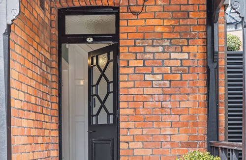 Parnell Villa | Central Luxury Art & Craft Villa 2-3BR with Carpark